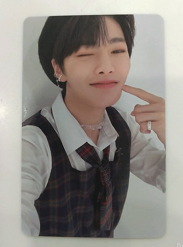 STRAY KIDS OFFICIAL PHOTO CARD - [Christmas evel ]