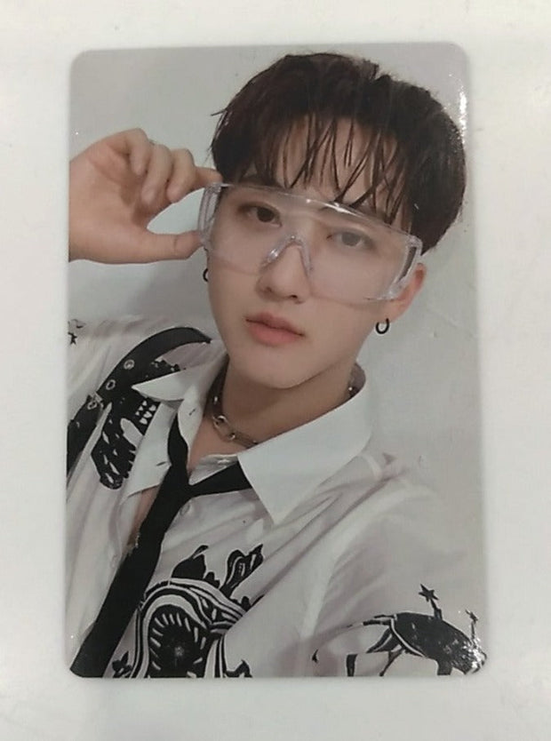 STRAY KIDS OFFICIAL PHOTO CARD - [Christmas evel ]