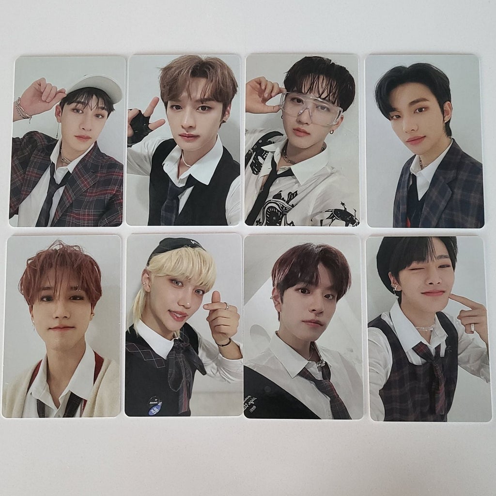 STRAY KIDS OFFICIAL PHOTO CARD - [Christmas evel ] – K Pop
